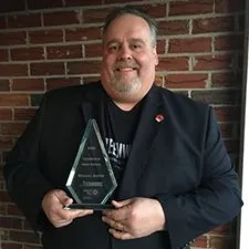 Mike Ahern receives TeenWorks Hero Award